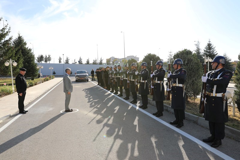 Valiliğimizce Alınan Arama Kurtarma Ekipmanları, Valimiz Sayın Cahit ÇELİK’ in Katılımlarıyla İl Jandarma Komutanlığına Teslim Edildi.